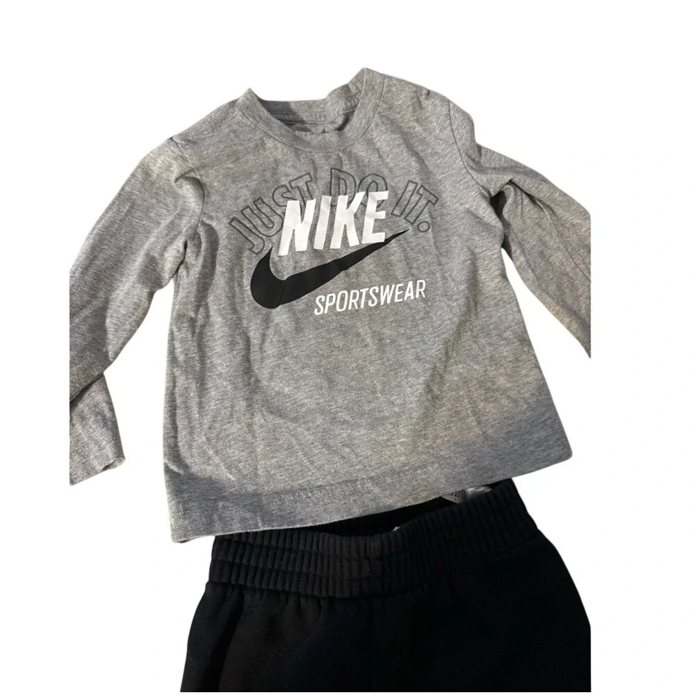 Nike‎ Kids 2-Piece Set – Size 2T - Picture 3 of 13